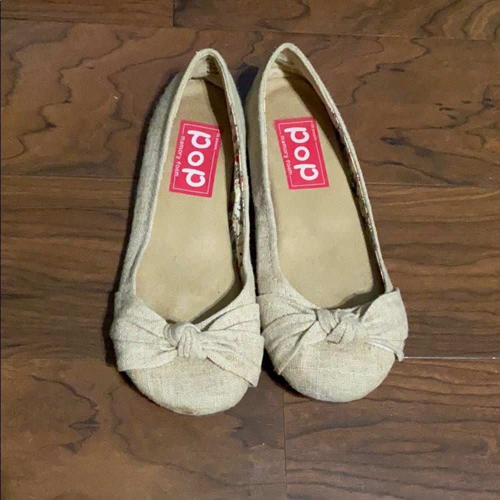 Lightly worn Linen fabric flats